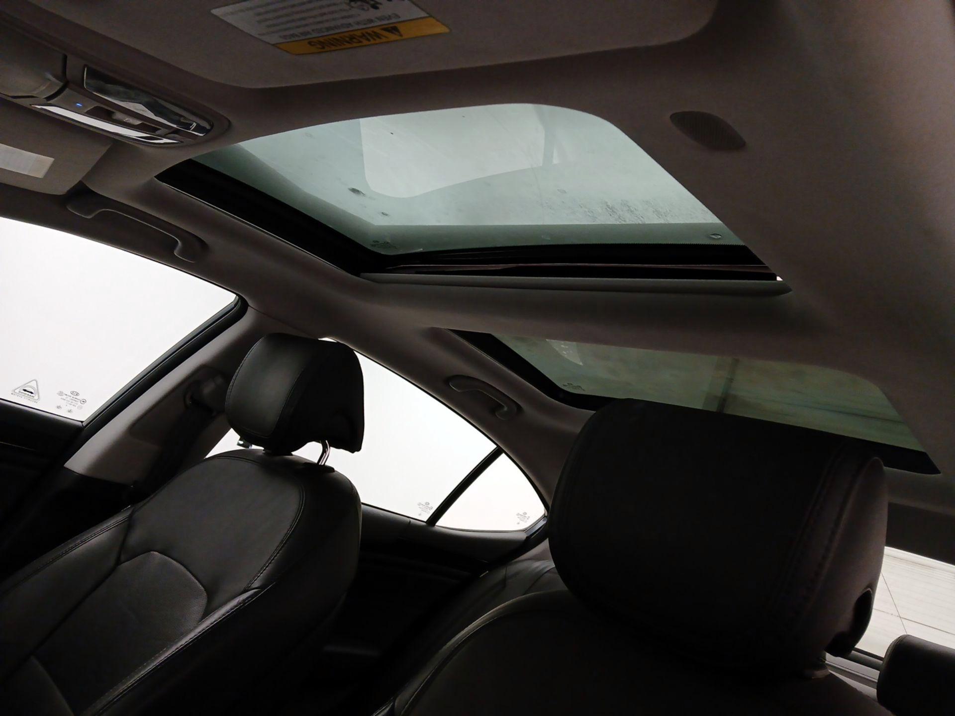 Thumbnail: 2015 Kia Cadenza - 20