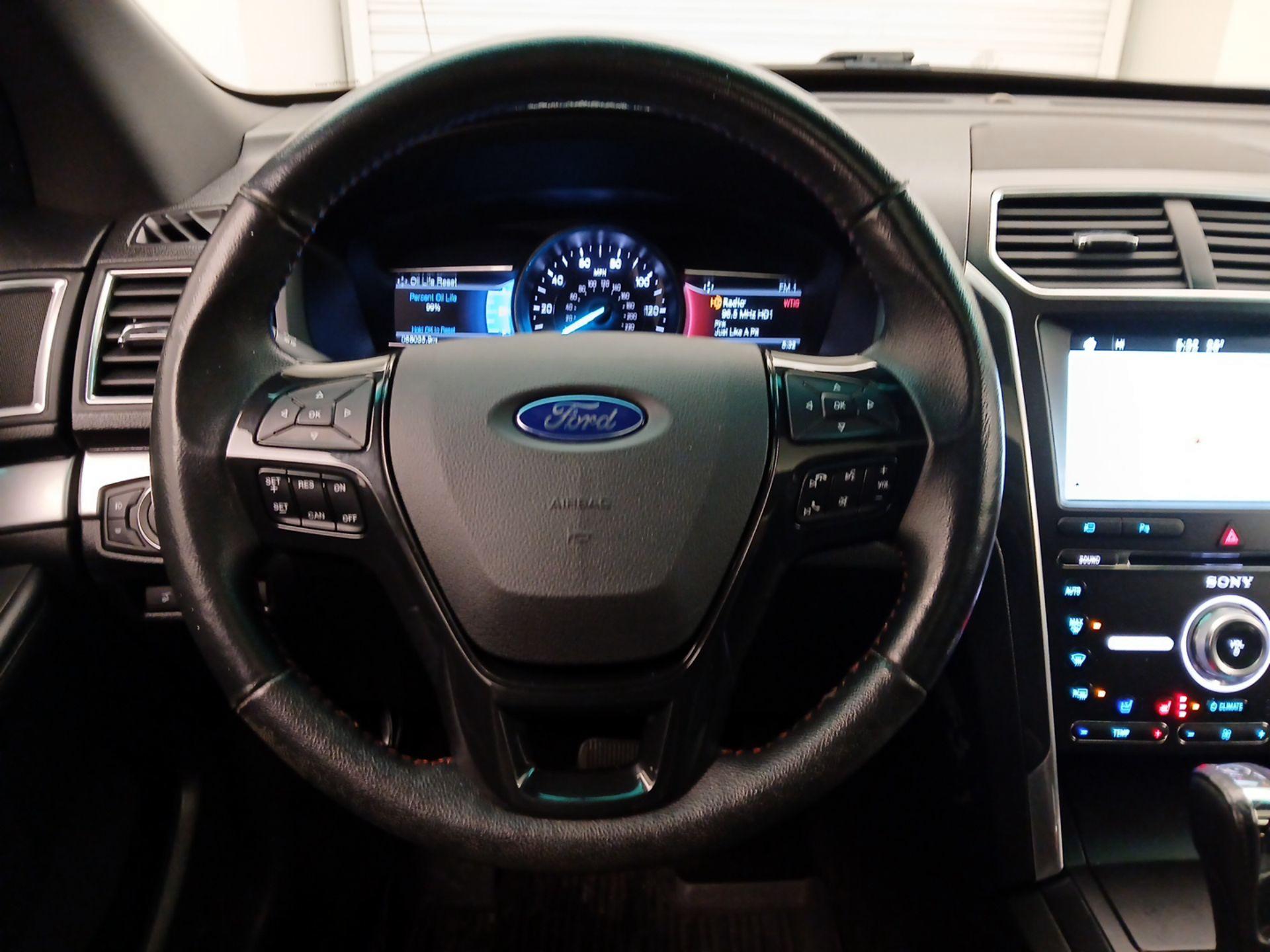 Thumbnail: 2017 Ford Explorer - 10