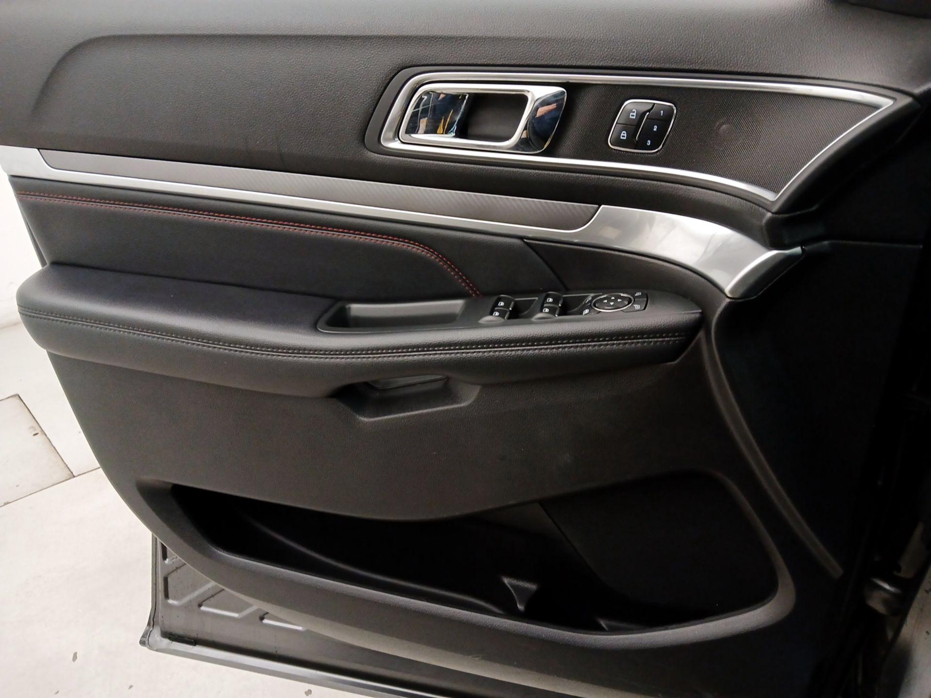 Thumbnail: 2017 Ford Explorer - 12