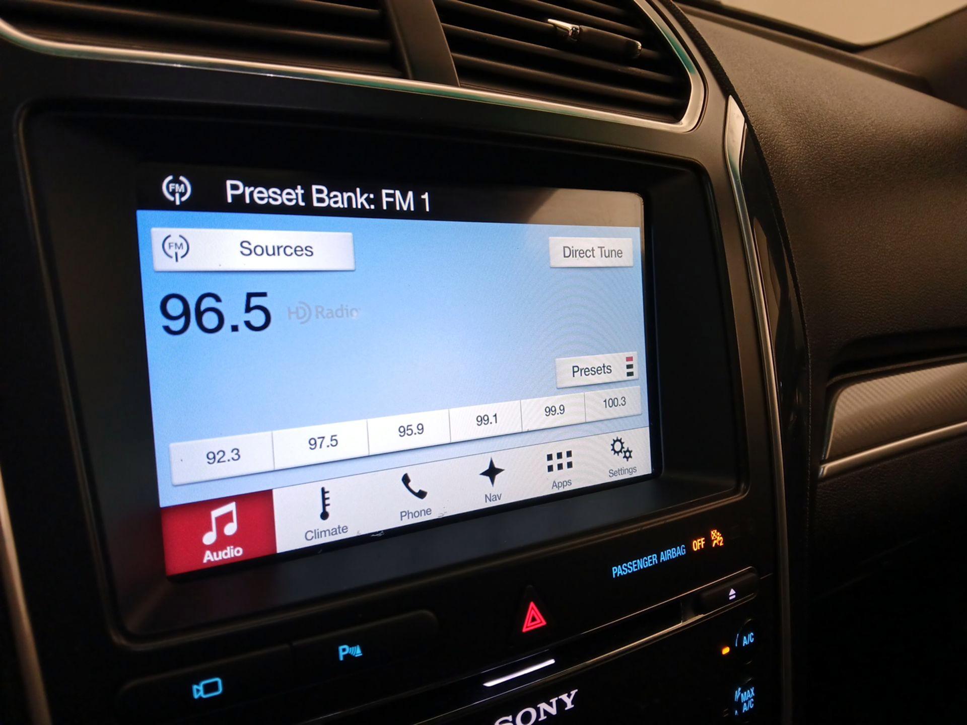 Thumbnail: 2017 Ford Explorer - 16