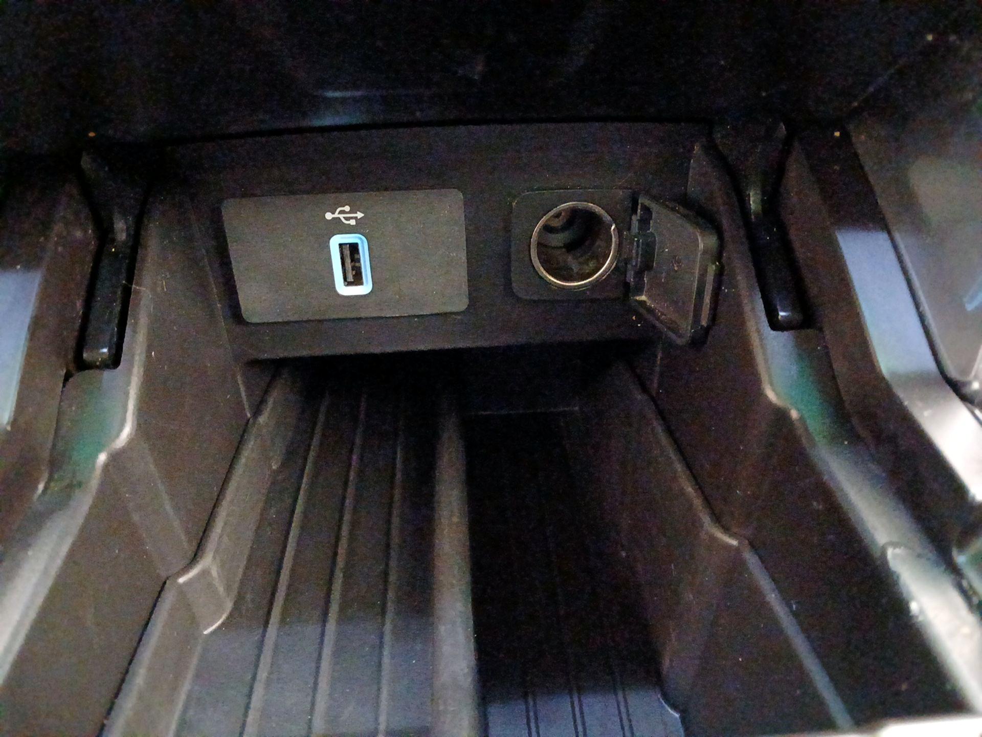 Thumbnail: 2017 Ford Explorer - 19