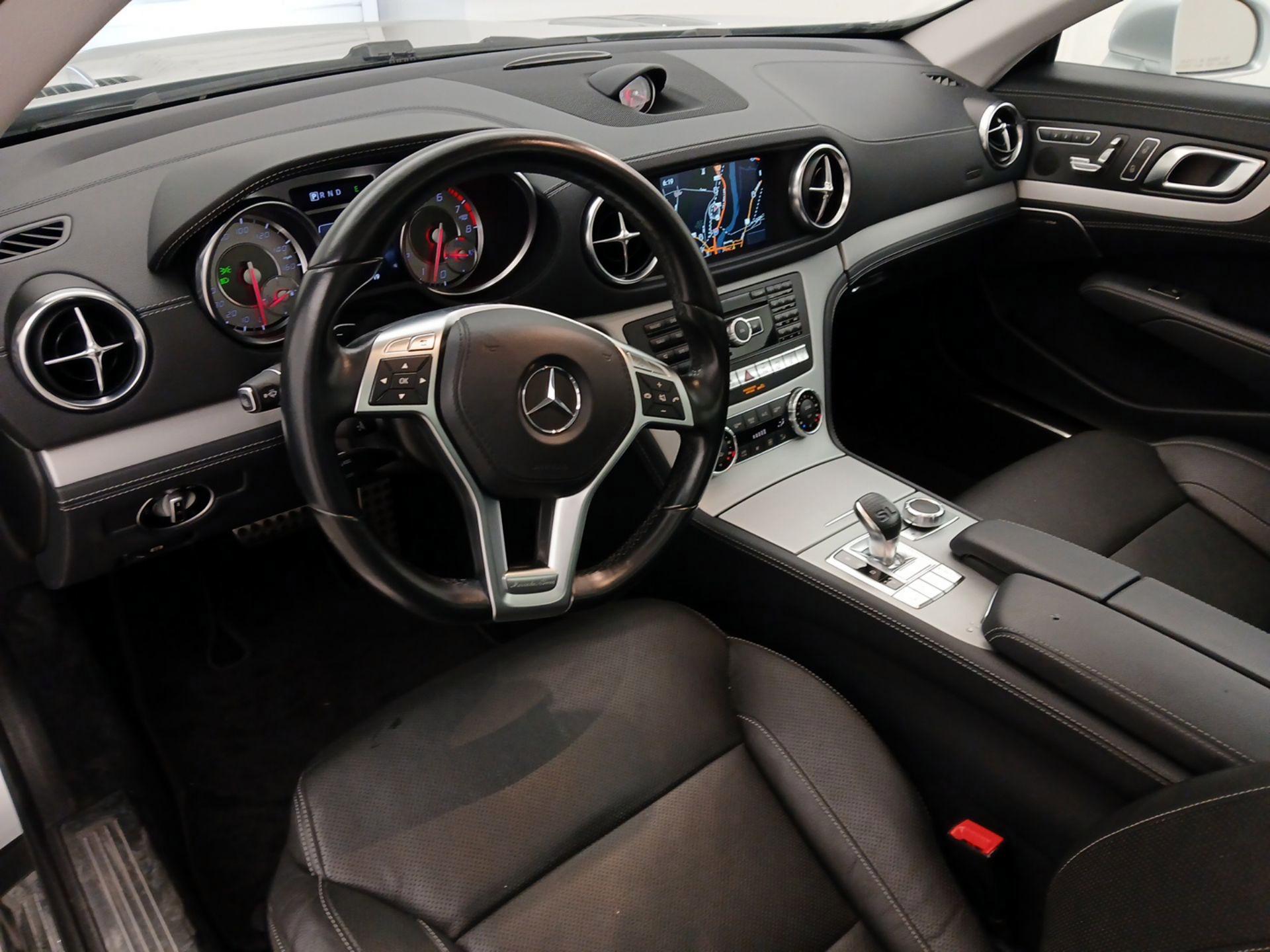 Thumbnail: 2016 Mercedes-Benz SL-Class - 9