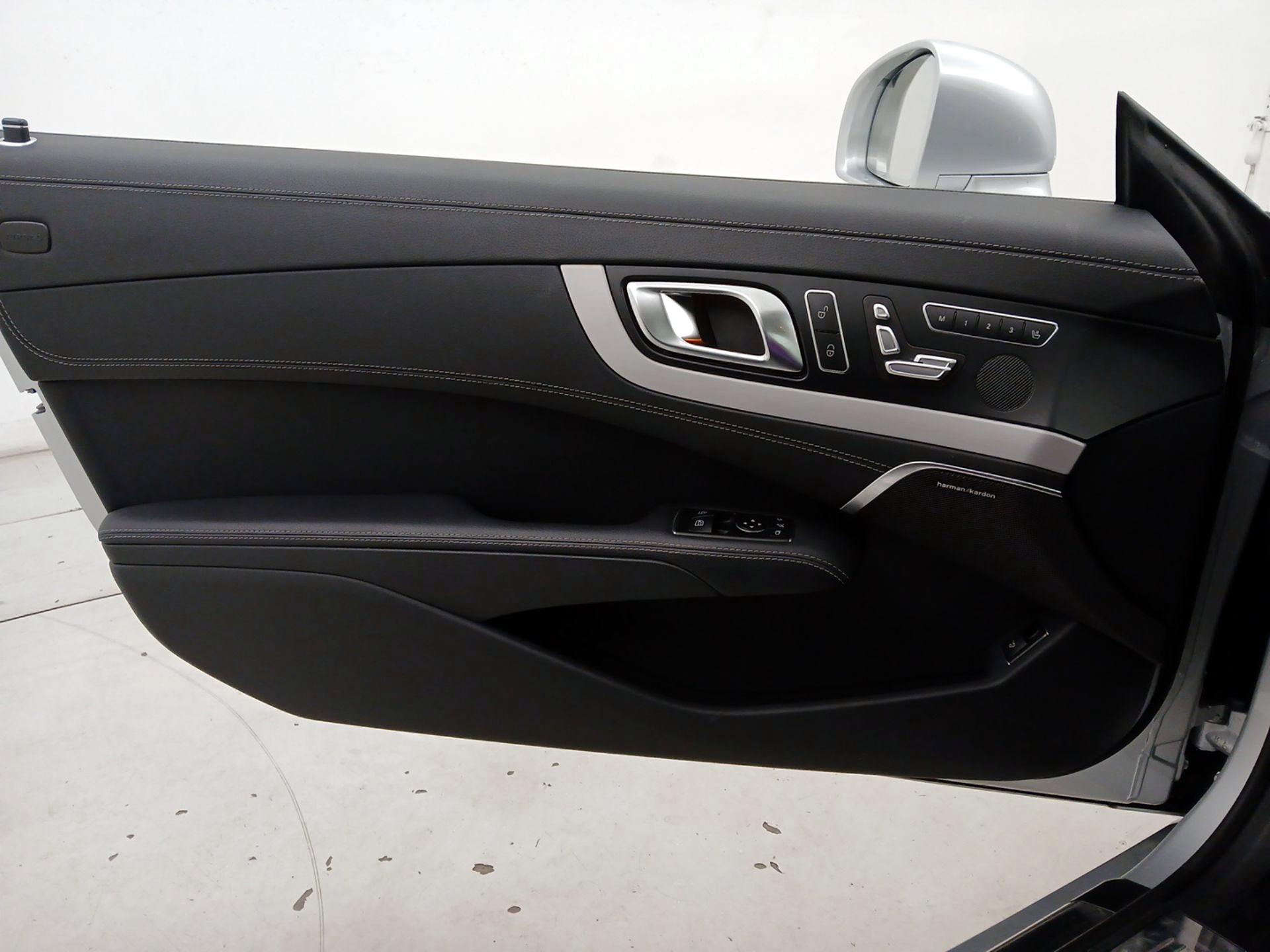 Thumbnail: 2016 Mercedes-Benz SL-Class - 12