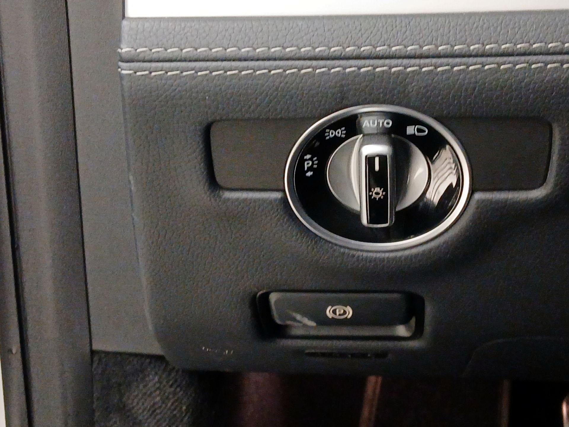 Thumbnail: 2016 Mercedes-Benz SL-Class - 13