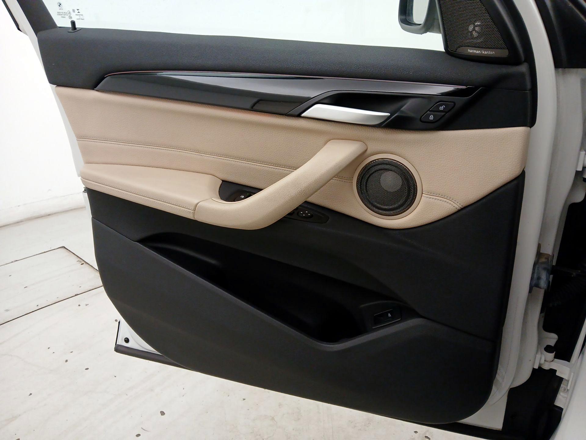 Thumbnail: 2017 BMW X1 - 12