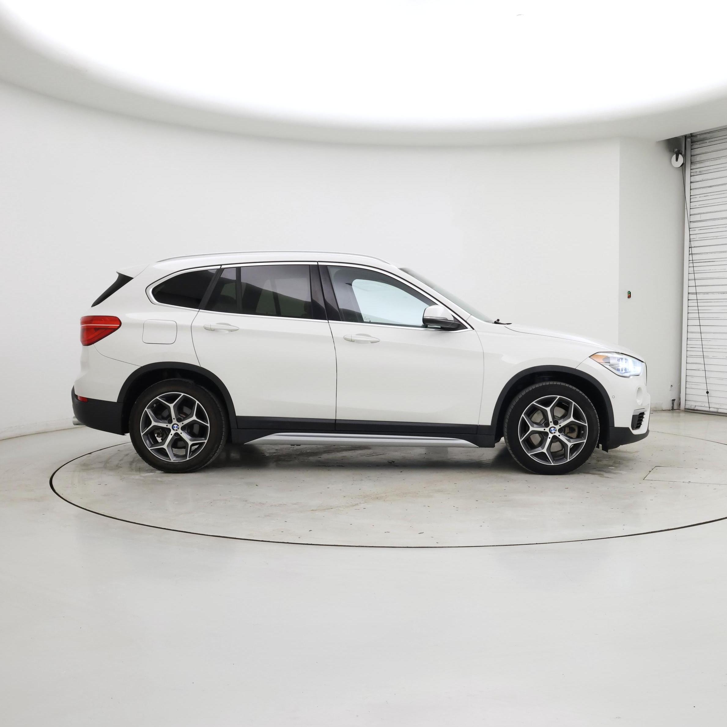 Thumbnail: 2017 BMW X1 - 7