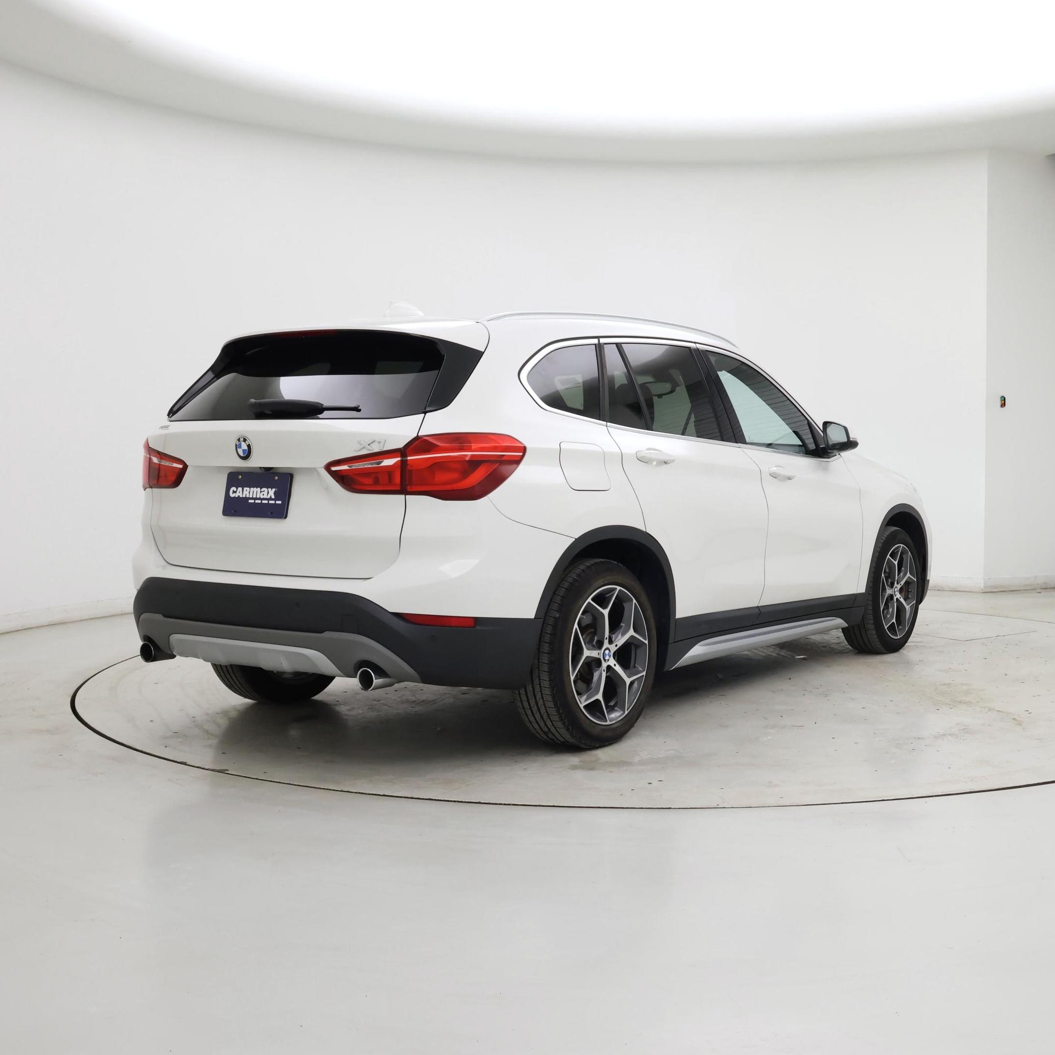 Thumbnail: 2017 BMW X1 - 8