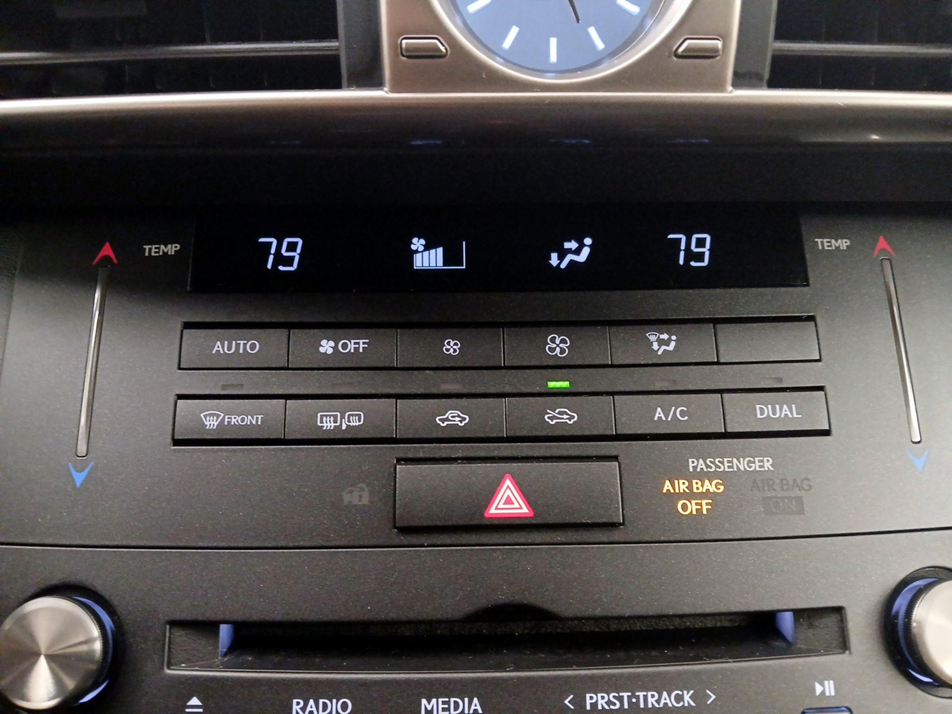 Thumbnail: 2016 Lexus IS - 17