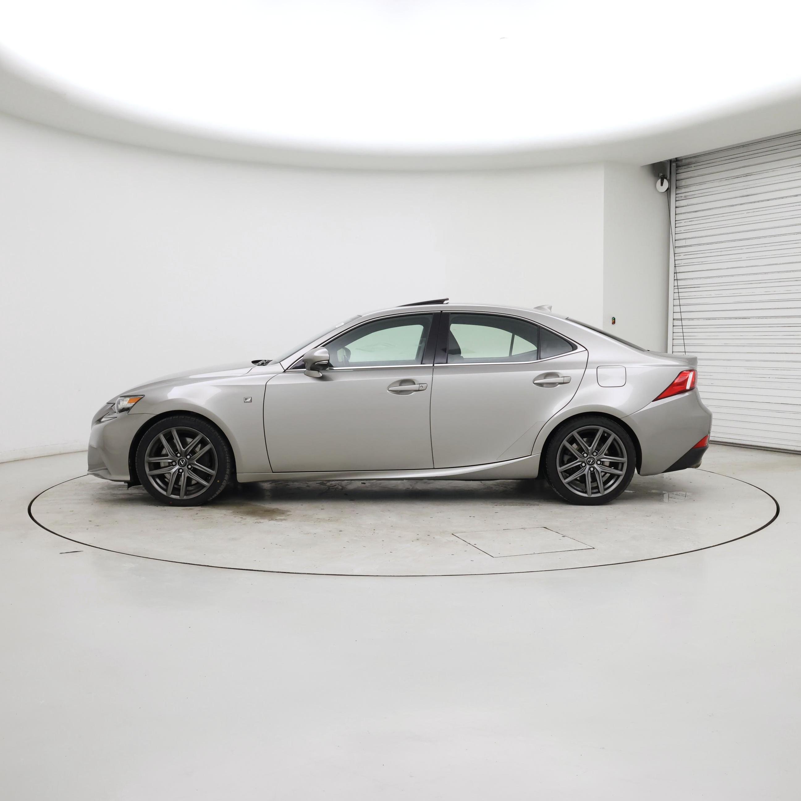 Thumbnail: 2016 Lexus IS - 3