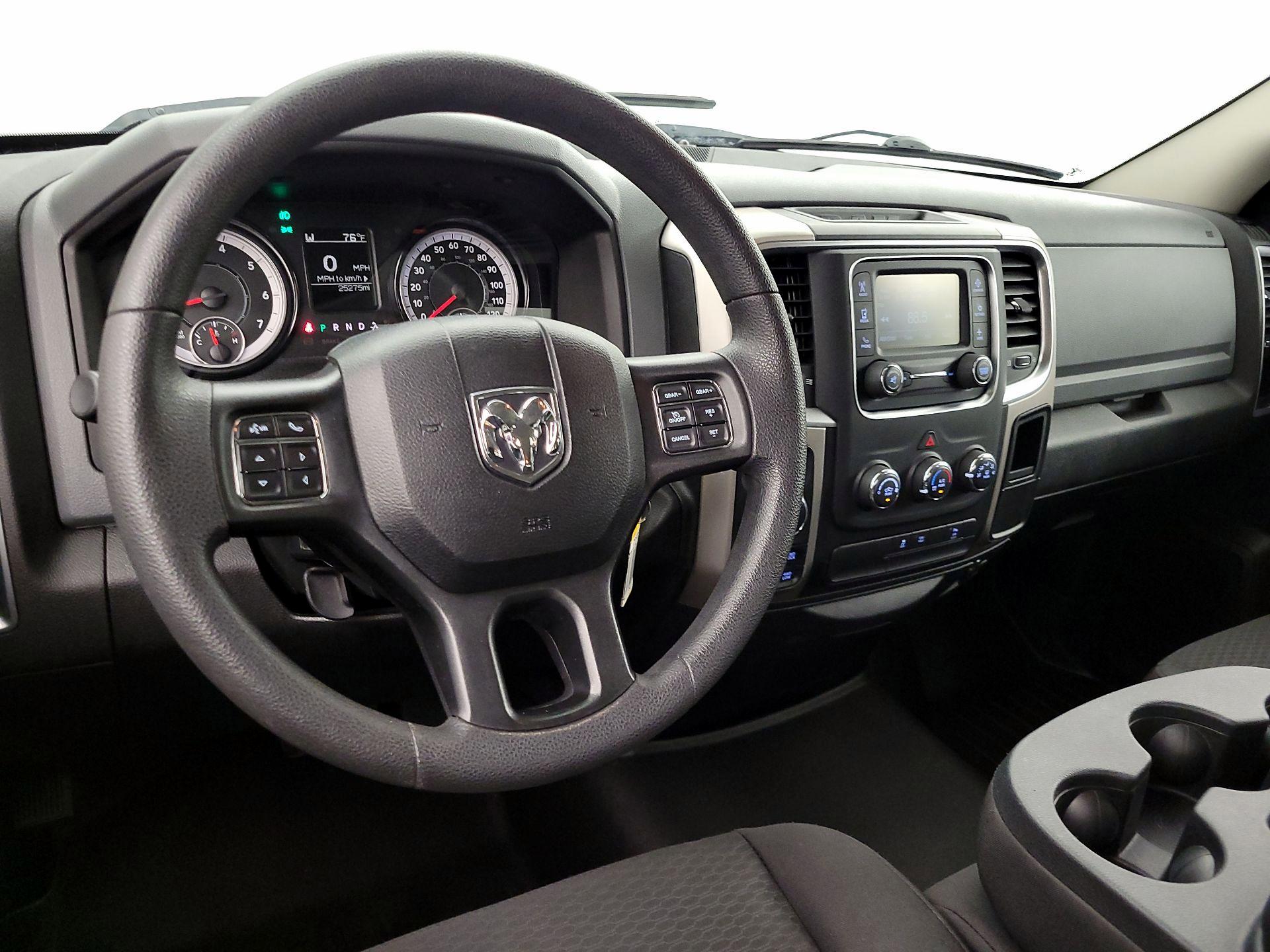 Thumbnail: 2019 RAM 1500 Classic - 9