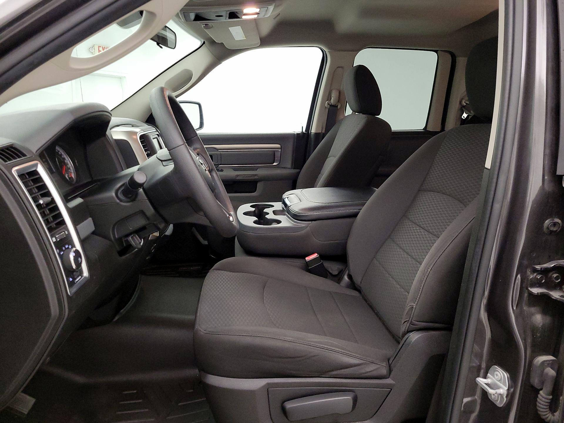 Thumbnail: 2019 RAM 1500 Classic - 11