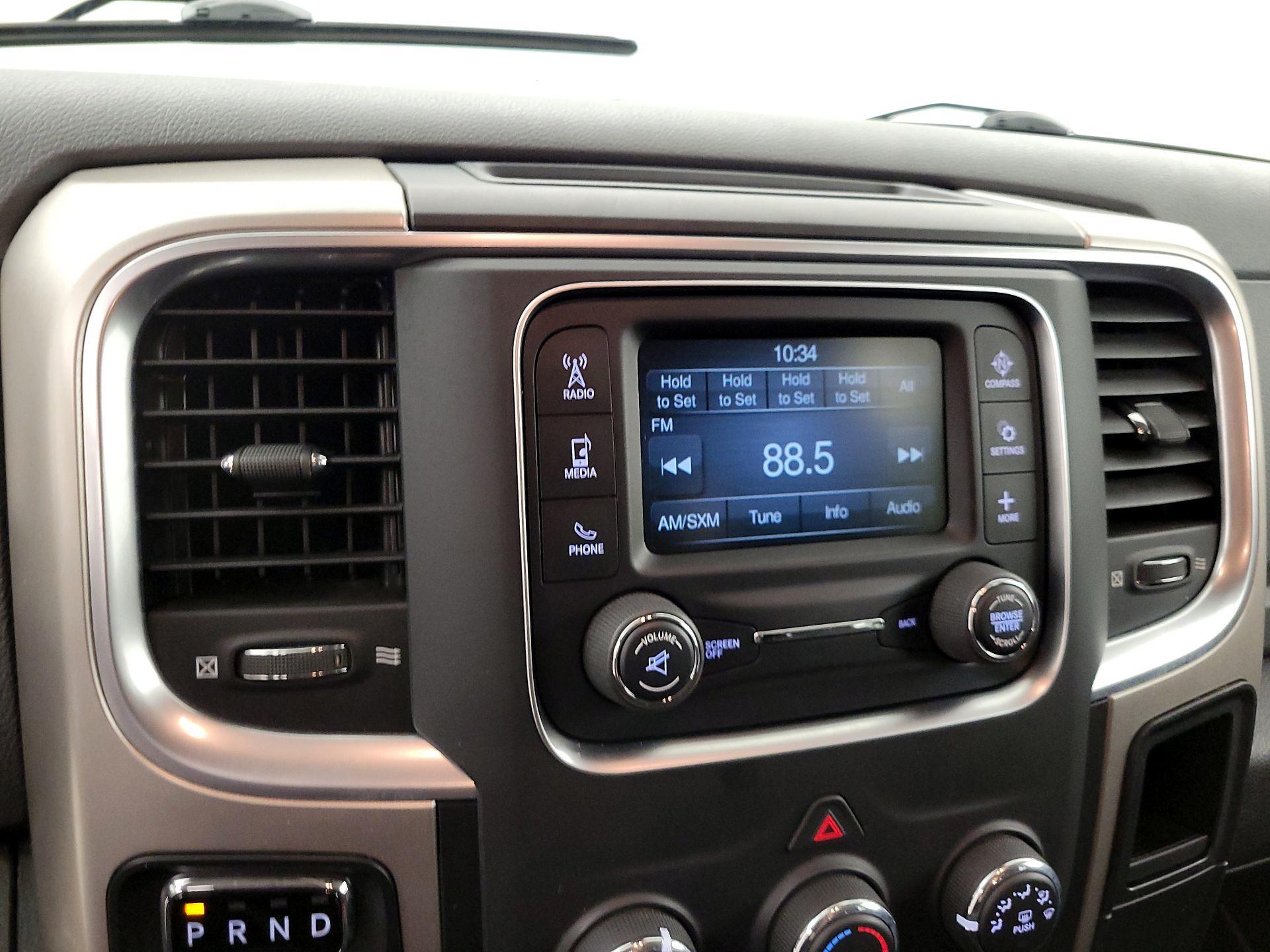 Thumbnail: 2019 RAM 1500 Classic - 15