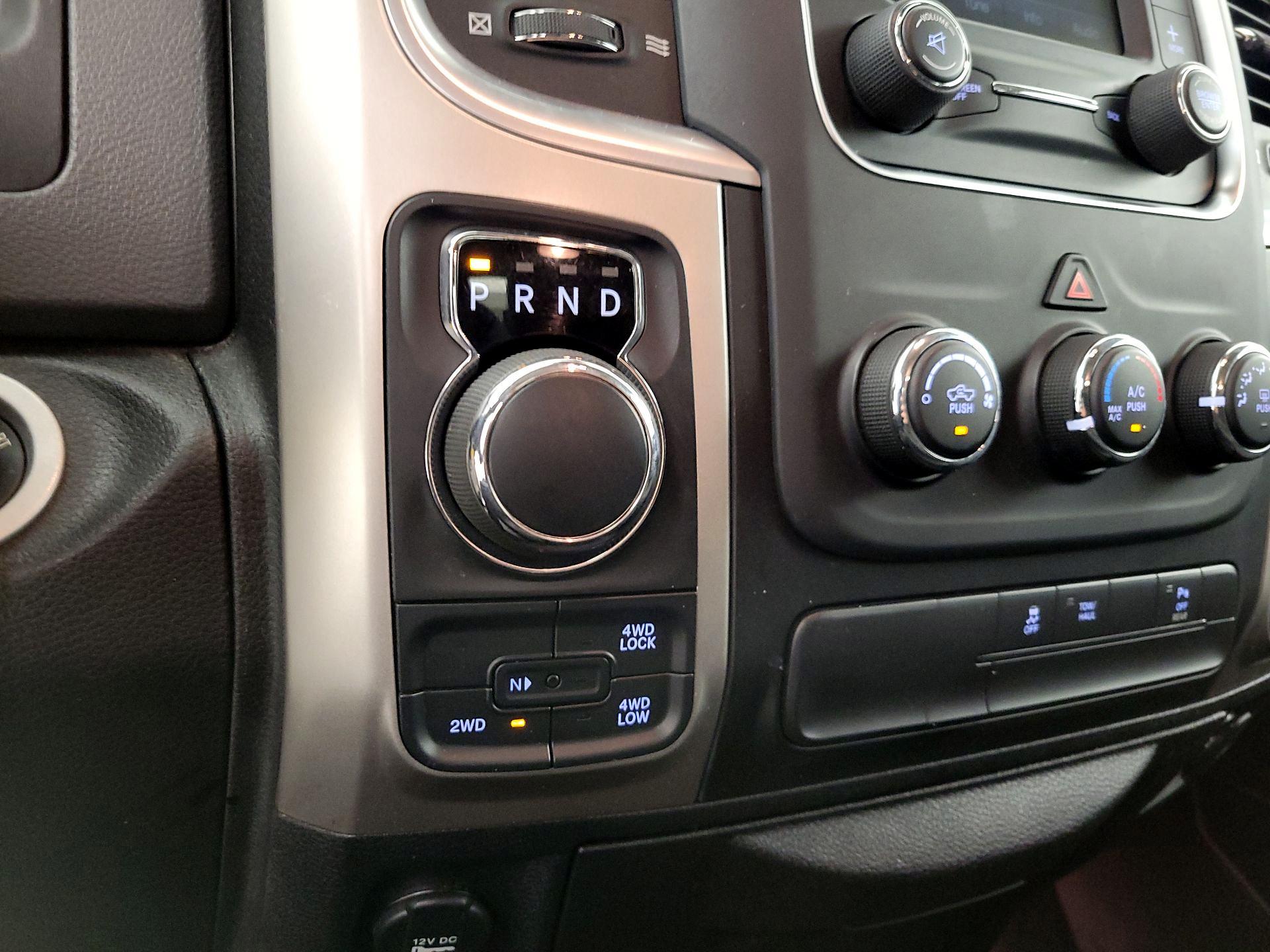 Thumbnail: 2019 RAM 1500 Classic - 17