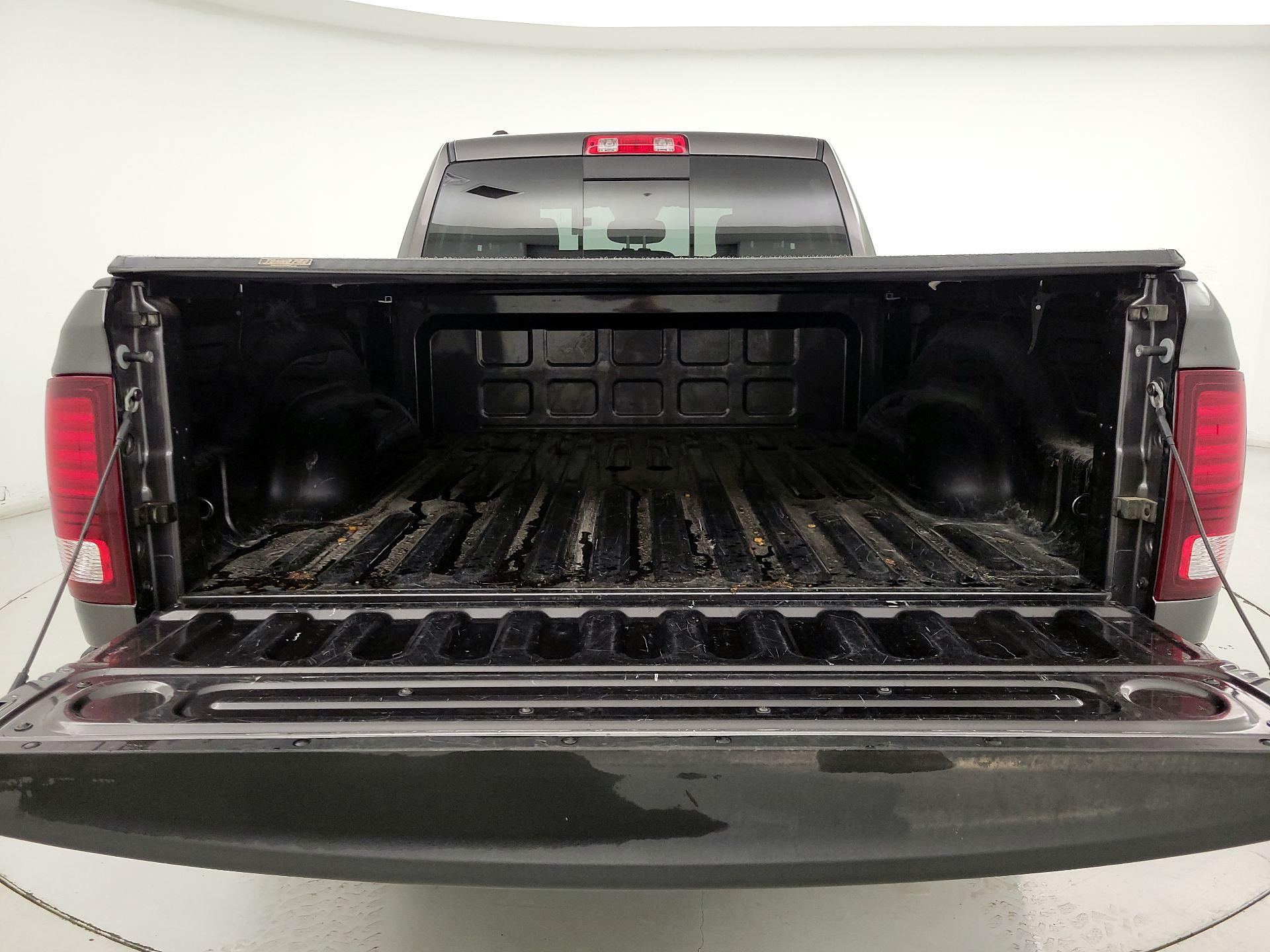 Thumbnail: 2019 RAM 1500 Classic - 20