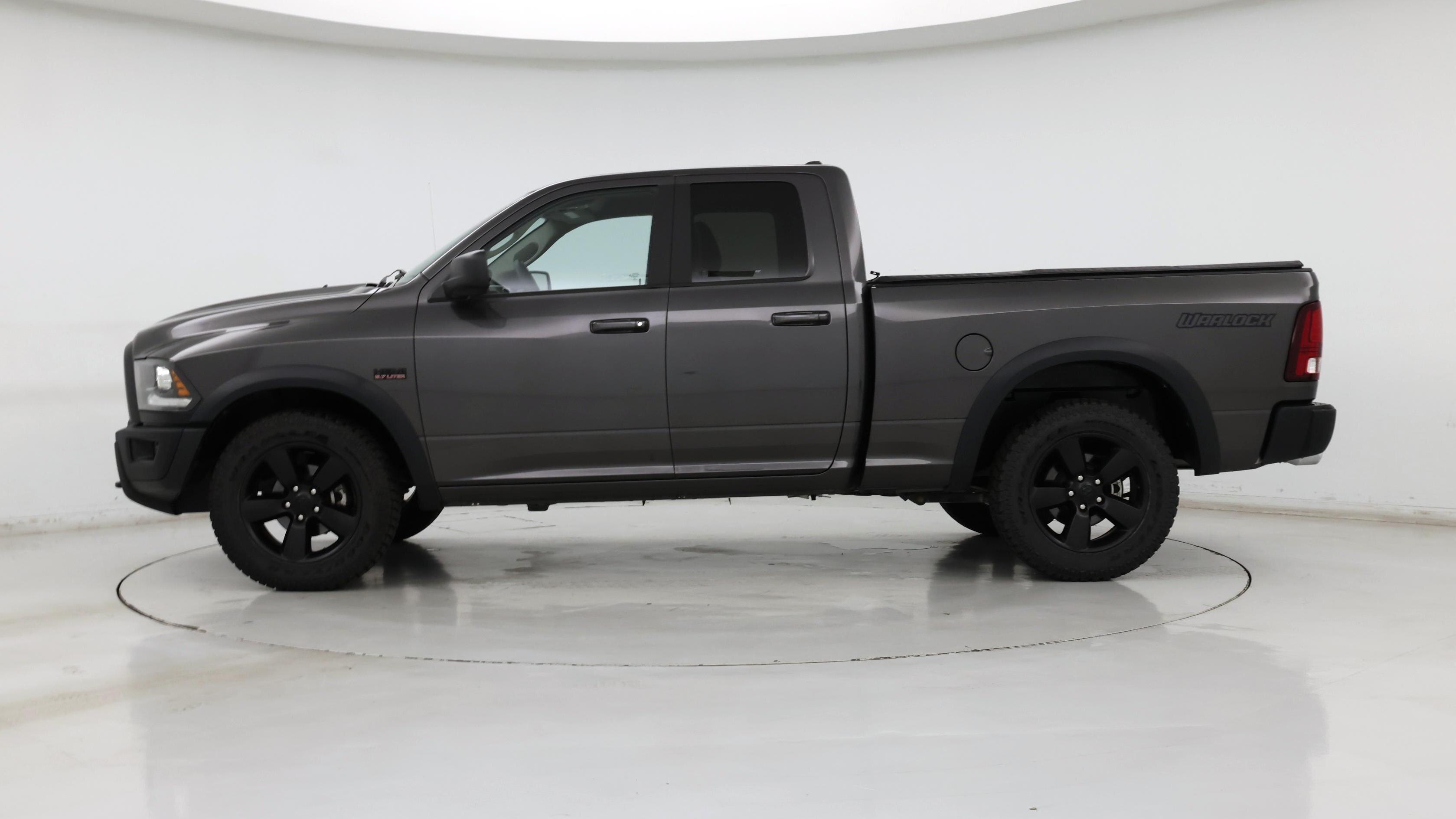 Thumbnail: 2019 RAM 1500 Classic - 3