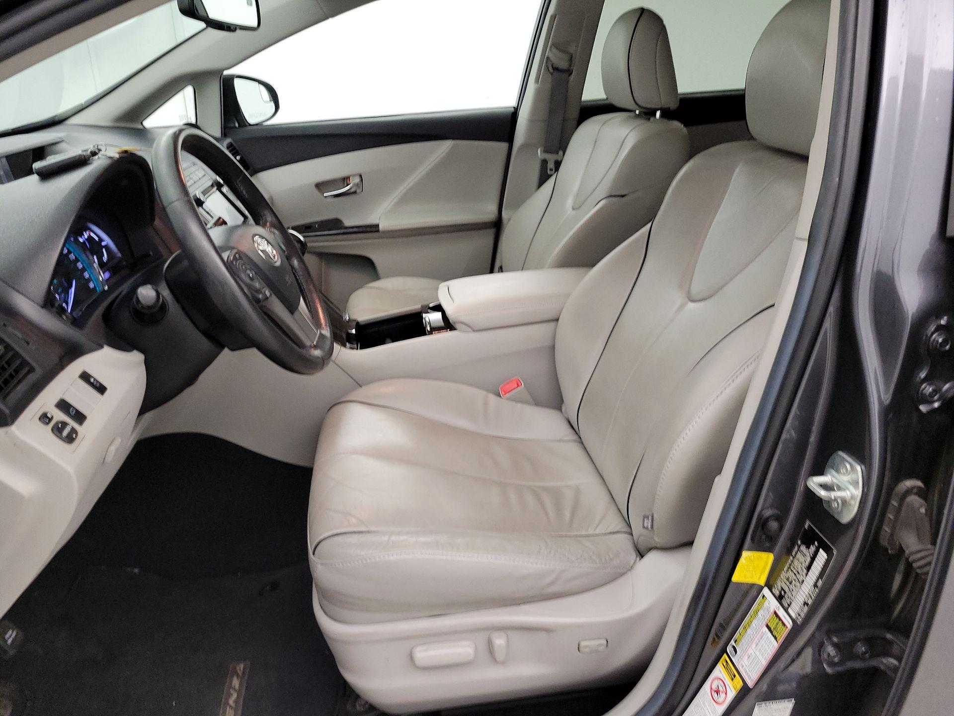 Thumbnail: 2013 Toyota Venza - 11