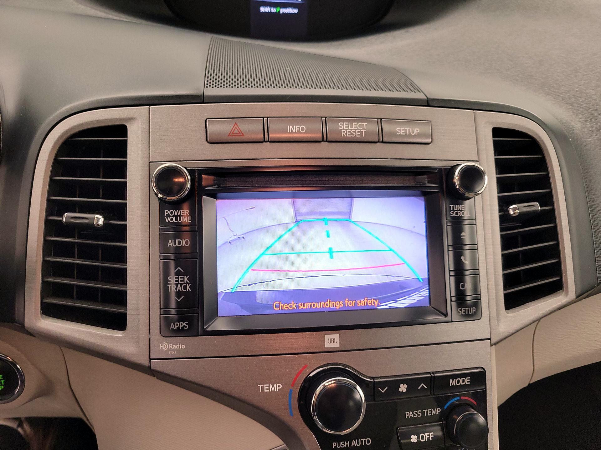 Thumbnail: 2013 Toyota Venza - 14