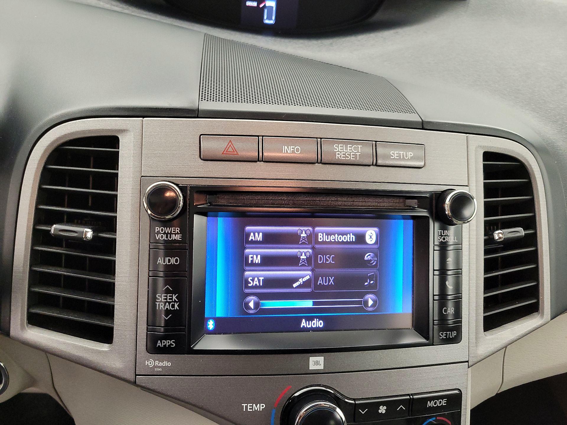 Thumbnail: 2013 Toyota Venza - 15