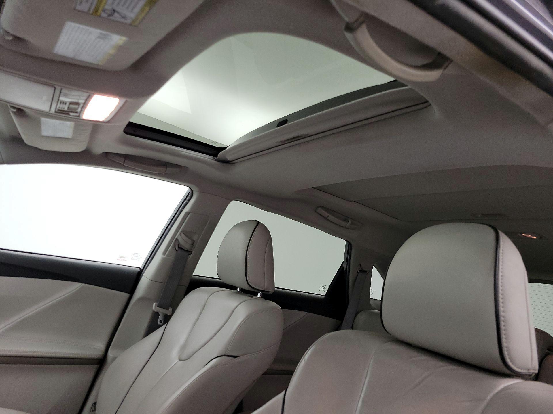 Thumbnail: 2013 Toyota Venza - 19