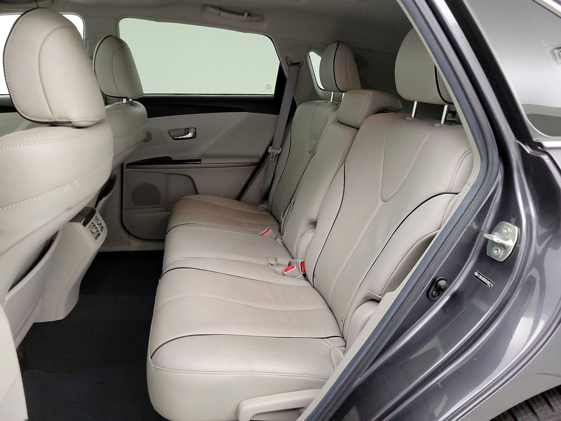 Thumbnail: 2013 Toyota Venza - 20