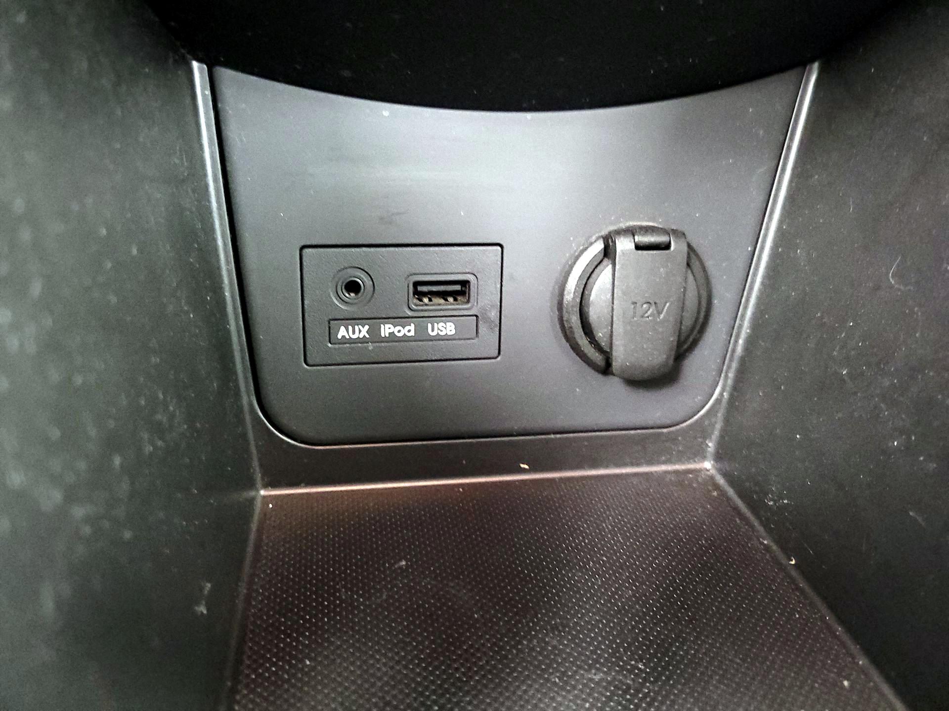 Thumbnail: 2013 Hyundai Accent - 17