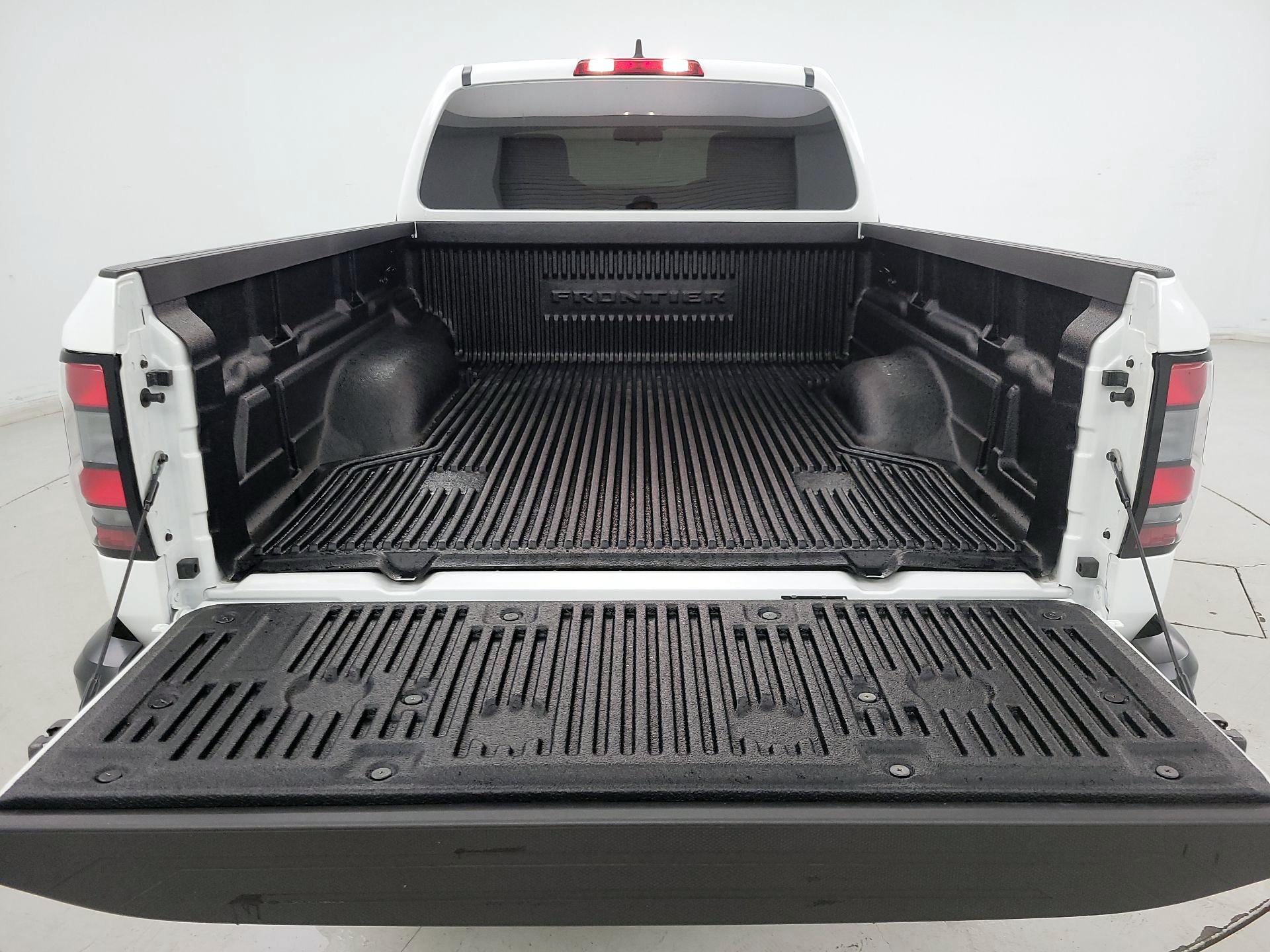 Thumbnail: 2024 Nissan Frontier - 20