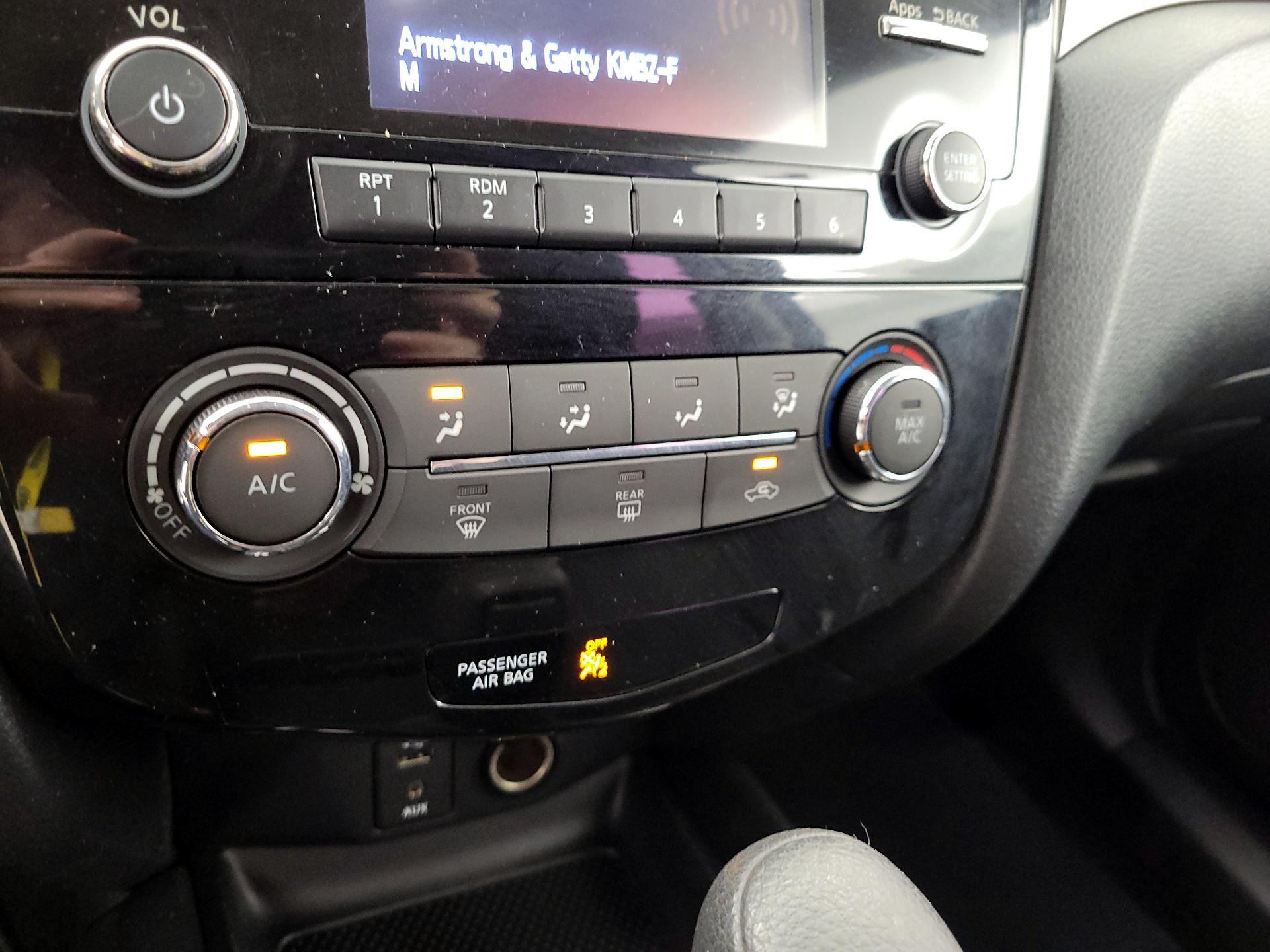 Thumbnail: 2015 Nissan Rogue - 16