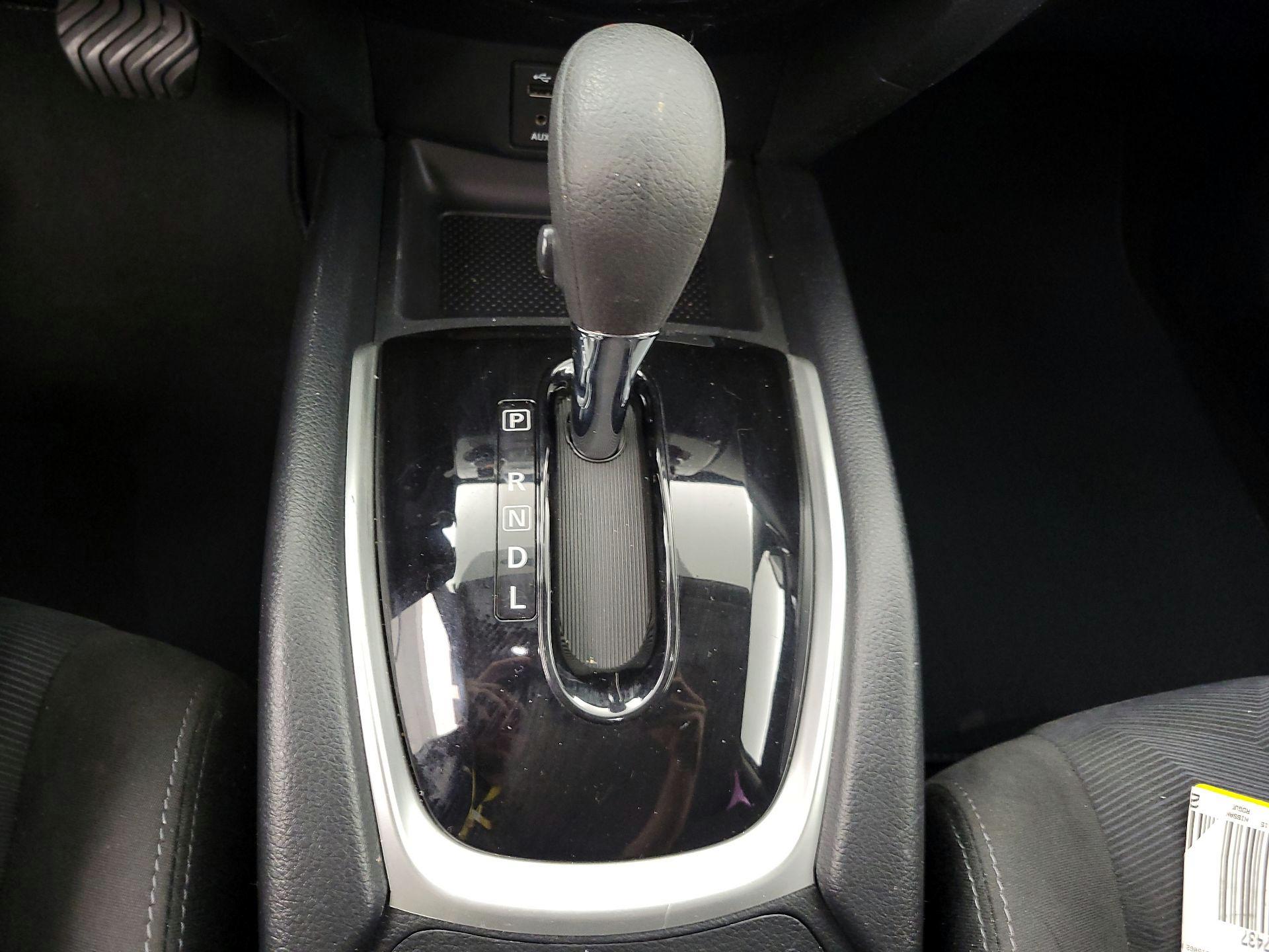 Thumbnail: 2015 Nissan Rogue - 17