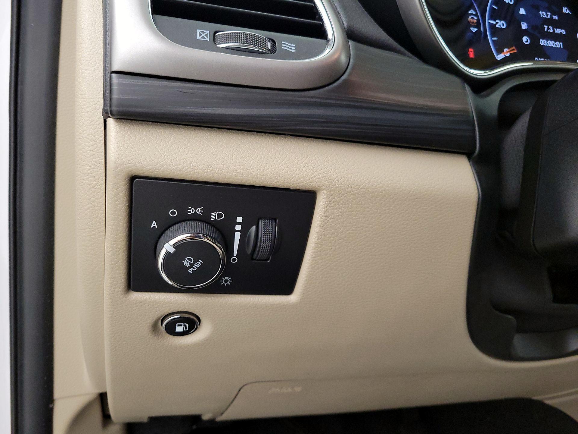 Thumbnail: 2022 Jeep Grand Cherokee - 13