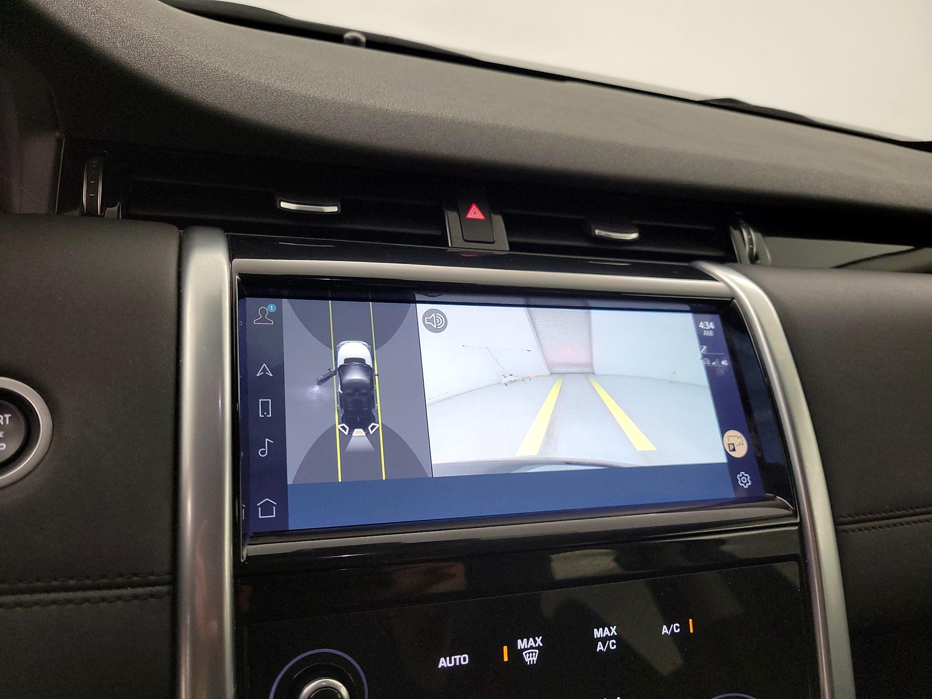 Thumbnail: 2023 Land Rover Discovery Sport - 15