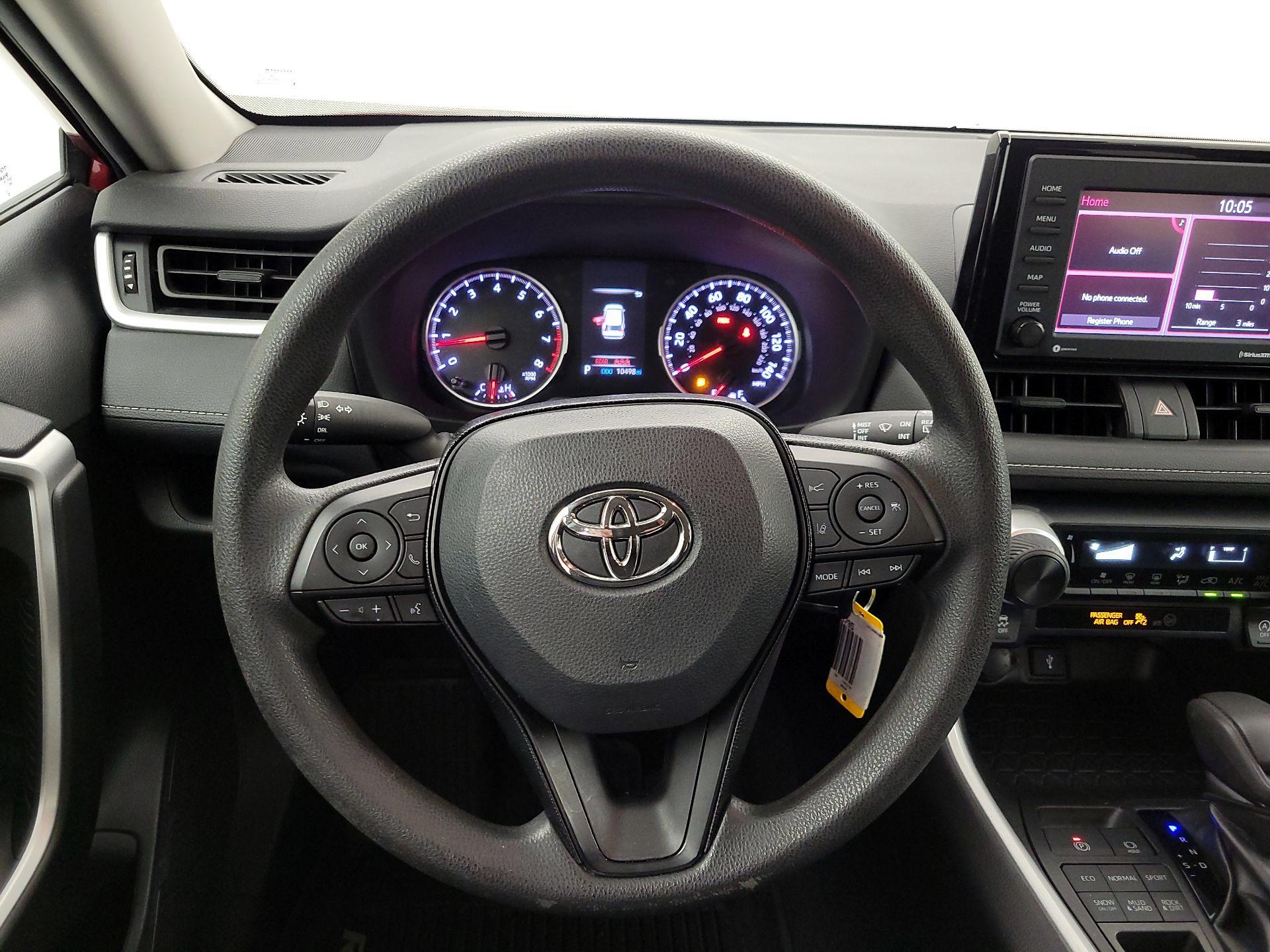 Thumbnail: 2020 Toyota RAV4 - 10