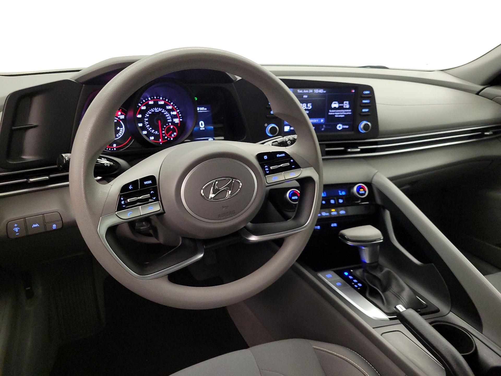 Thumbnail: 2021 Hyundai Elantra - 9