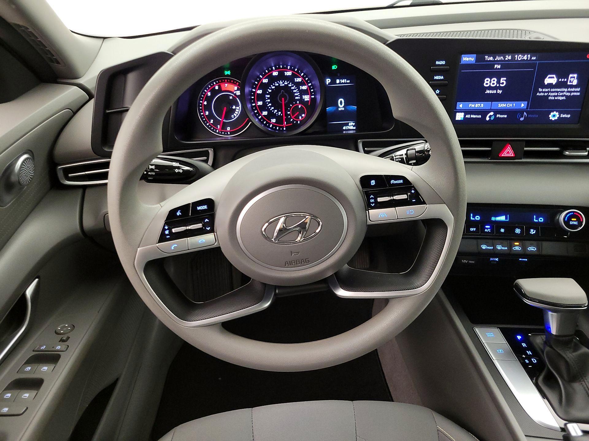 Thumbnail: 2021 Hyundai Elantra - 10