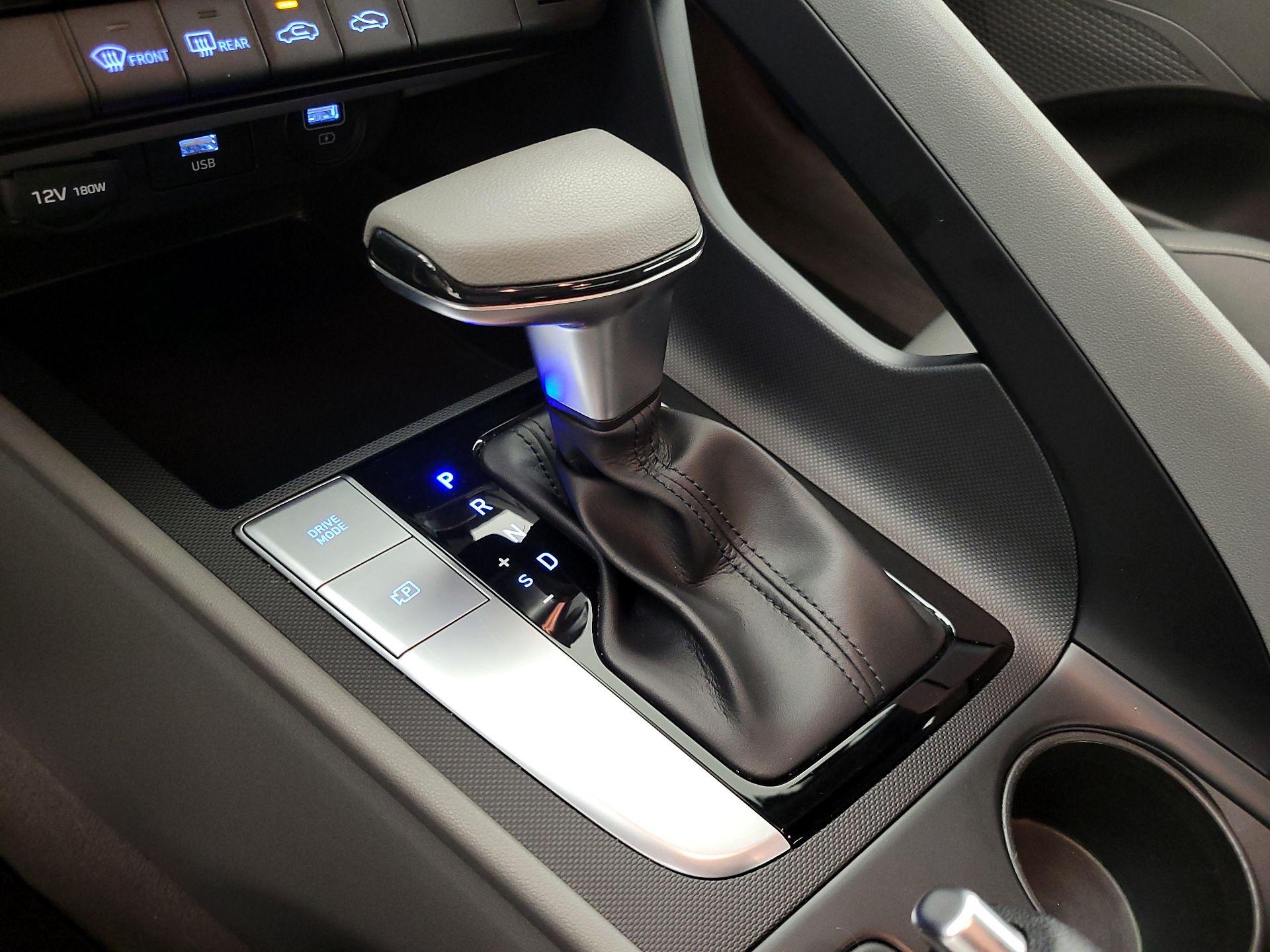 Thumbnail: 2021 Hyundai Elantra - 17