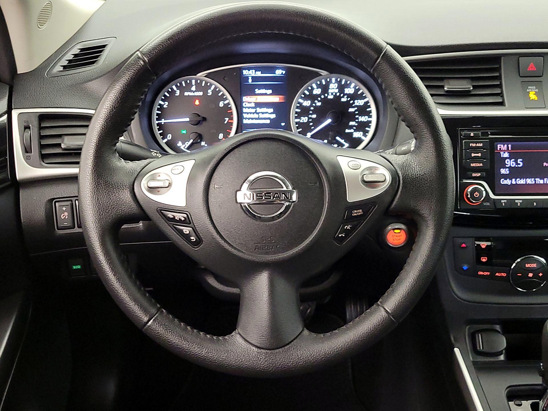 Thumbnail: 2018 Nissan Sentra - 10