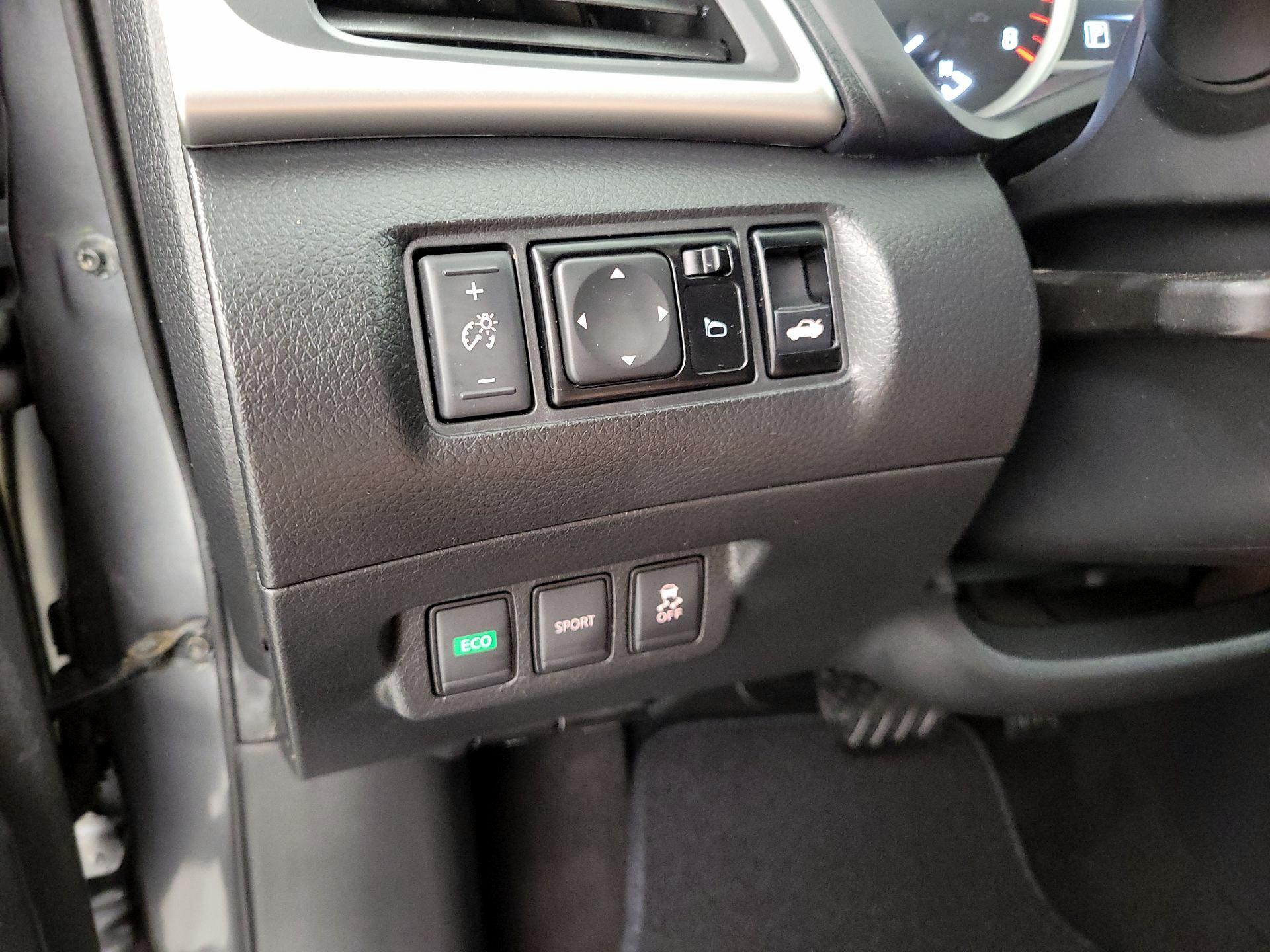 Thumbnail: 2018 Nissan Sentra - 13