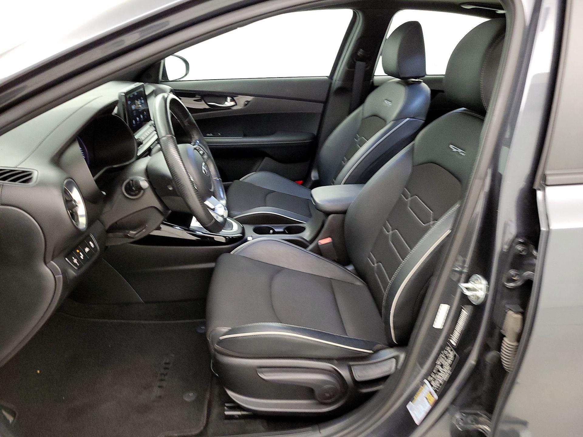 Thumbnail: 2020 Kia Forte - 11