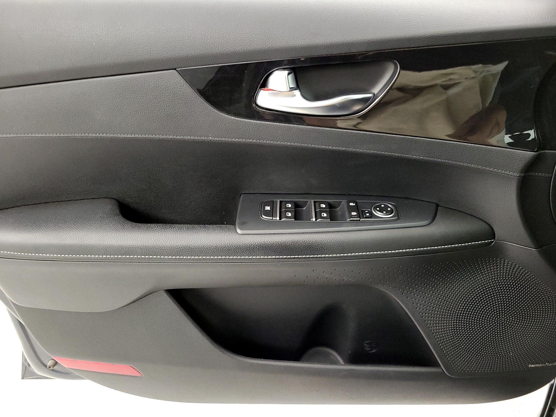 Thumbnail: 2020 Kia Forte - 12
