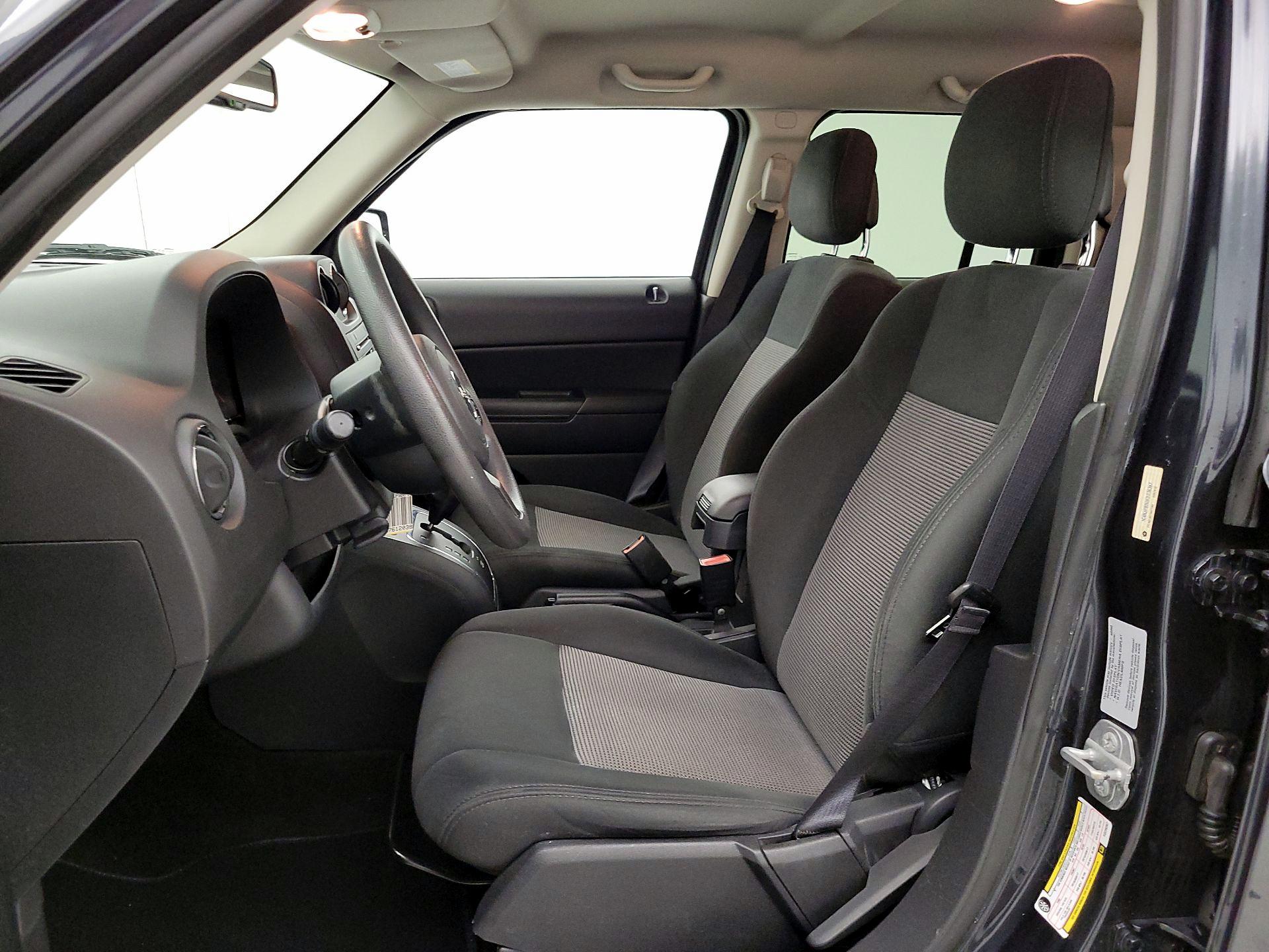 Thumbnail: 2015 Jeep Patriot - 11