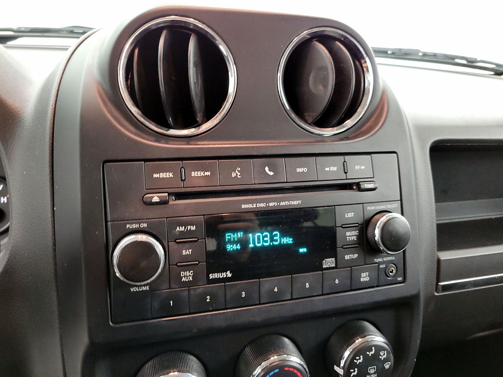 Thumbnail: 2015 Jeep Patriot - 14