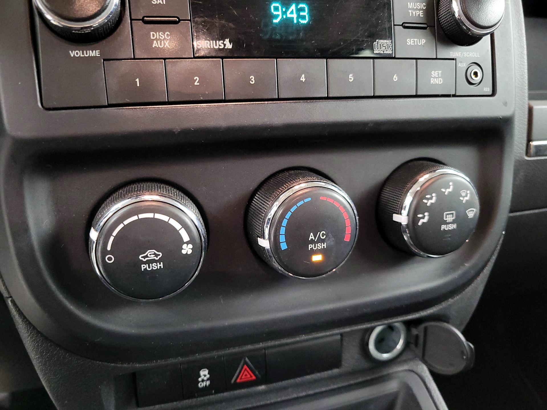 Thumbnail: 2015 Jeep Patriot - 15