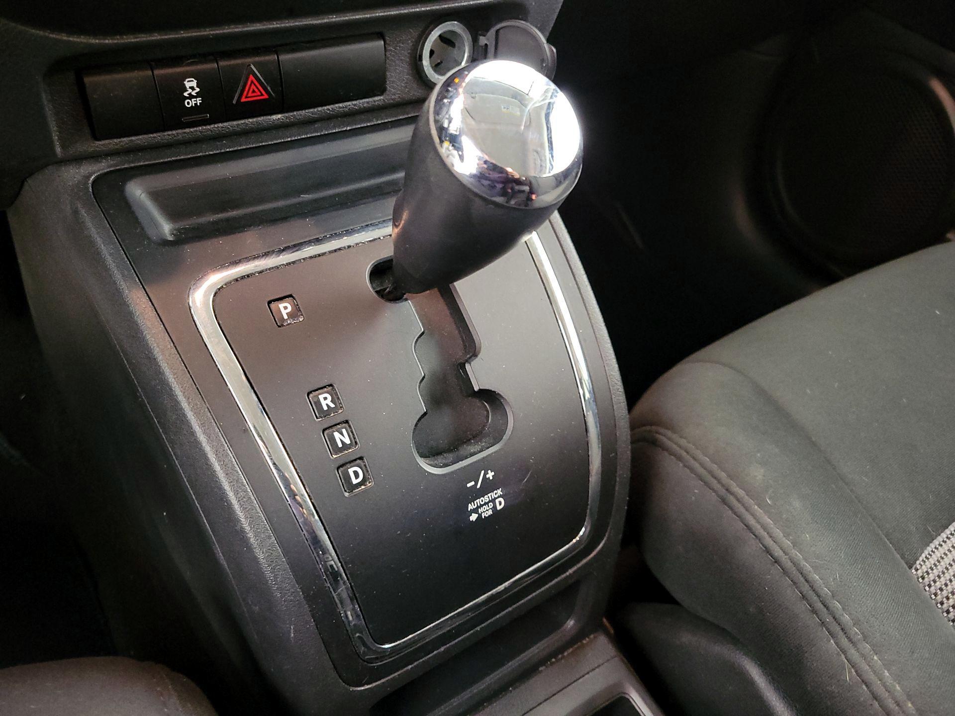 Thumbnail: 2015 Jeep Patriot - 16
