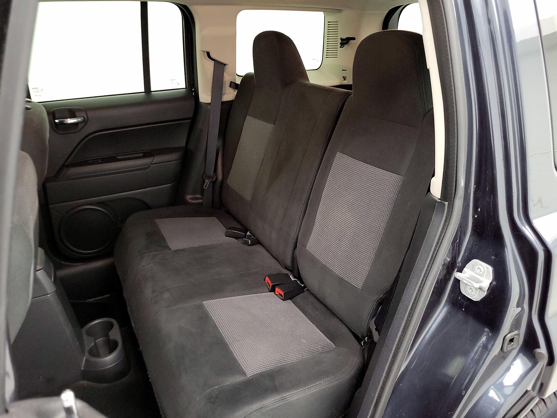 Thumbnail: 2015 Jeep Patriot - 18