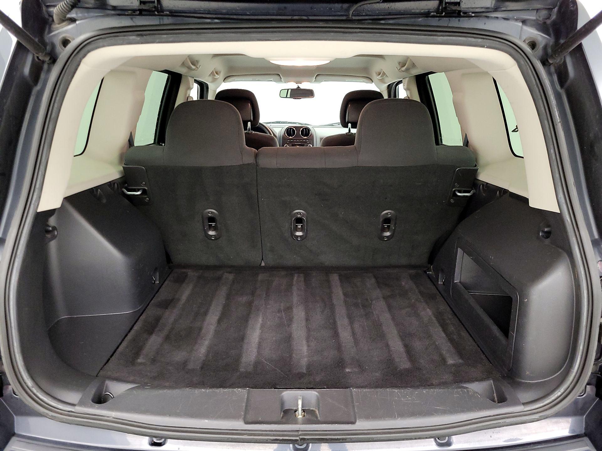 Thumbnail: 2015 Jeep Patriot - 19
