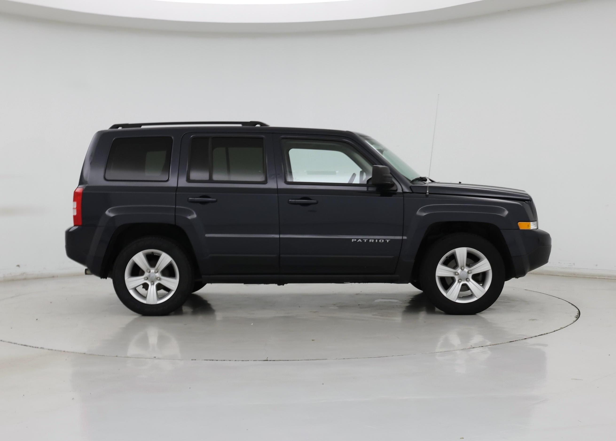 Thumbnail: 2015 Jeep Patriot - 7