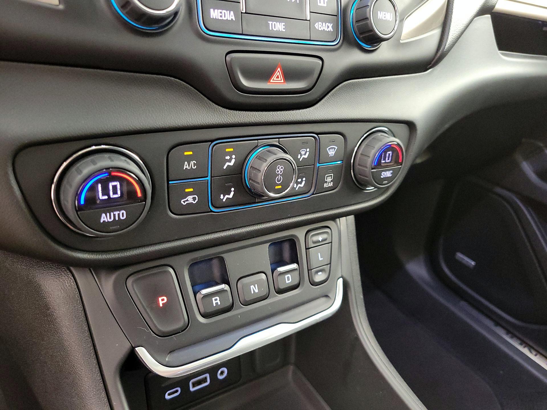 Thumbnail: 2018 GMC Terrain - 17