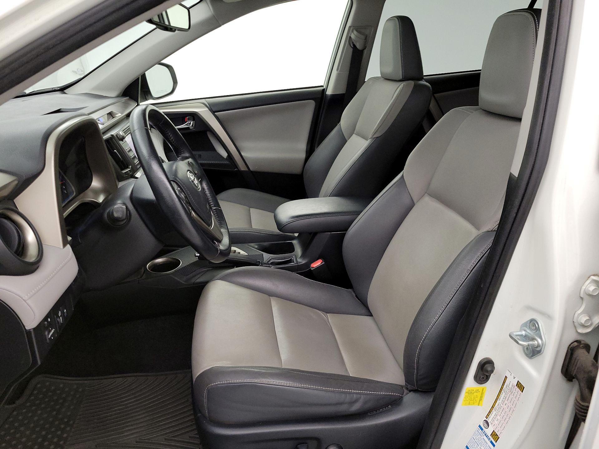 Thumbnail: 2015 Toyota RAV4 - 11