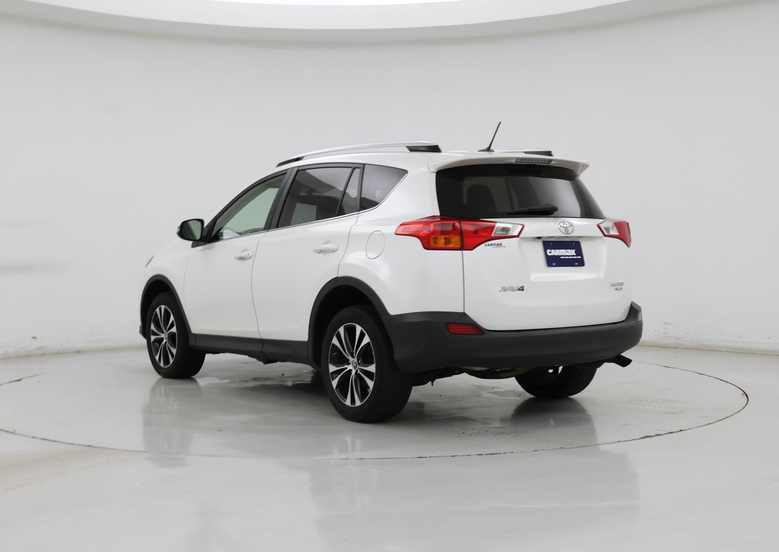 Thumbnail: 2015 Toyota RAV4 - 2