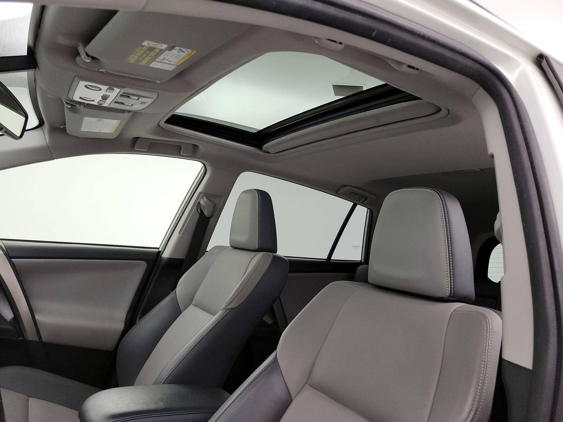 Thumbnail: 2015 Toyota RAV4 - 20