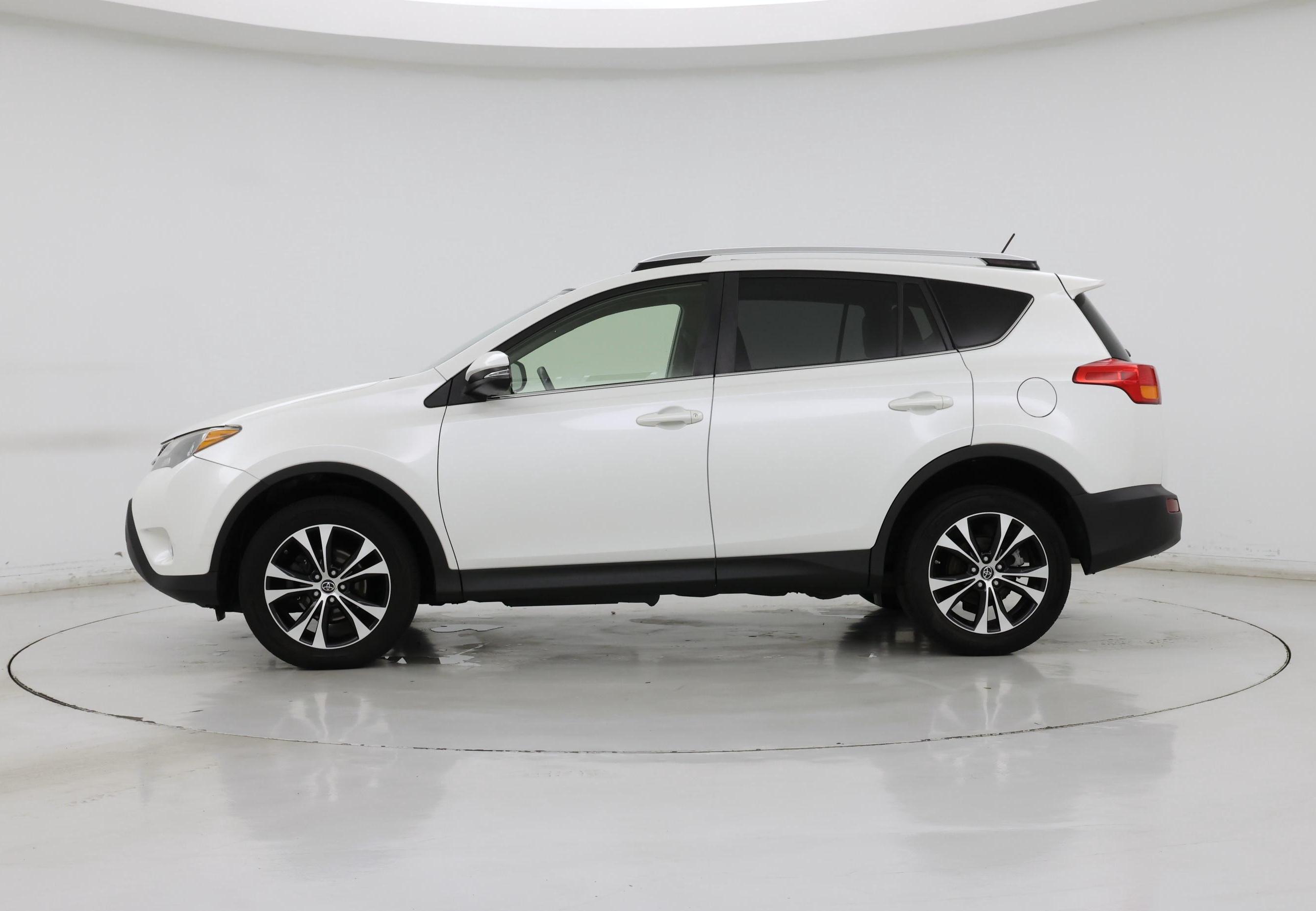 Thumbnail: 2015 Toyota RAV4 - 3